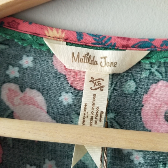 2 FOR $25! Matilda Jane Yesteryear Green Red Floral Top - Picture 8 of 12